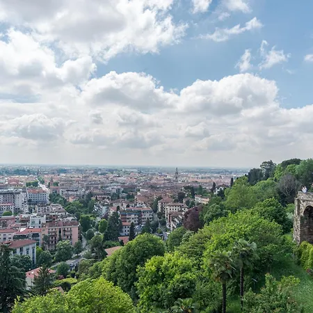 Palazzo San Giacomo Apartman *
