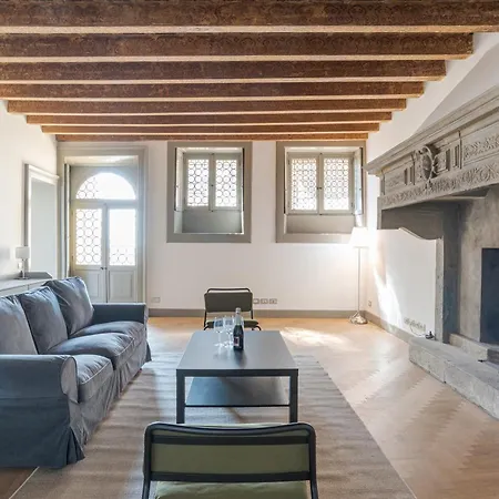 Palazzo San Giacomo Apartment