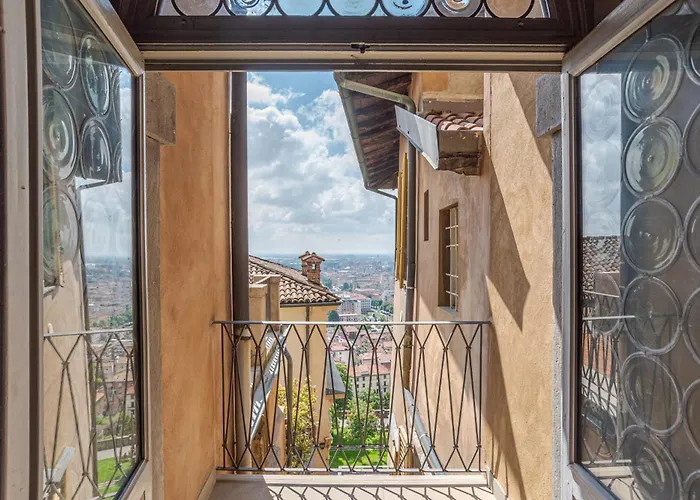 Palazzo San Giacomo Lägenhet