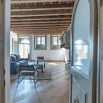Palazzo San Giacomo Διαμέρισμα *